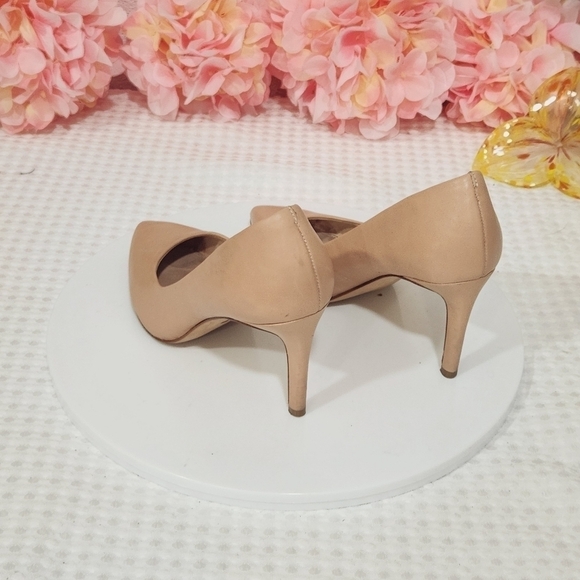 LOUISE et Cie Womens Pinkish Cream Low Stiletto Heels Size 4M - Picture 3 of 9